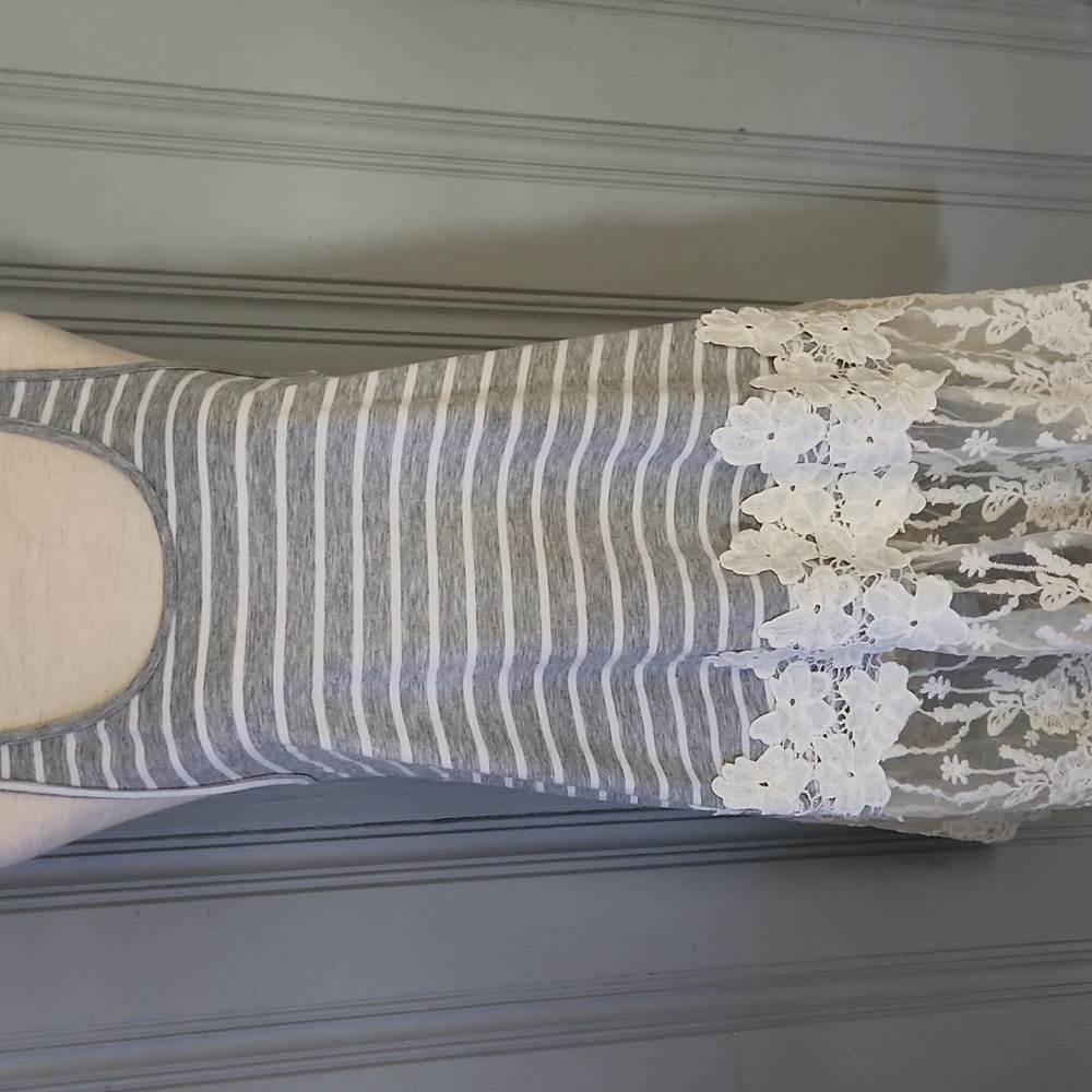 SALE! Umgee- Fun Lacey Hem/Appliqué Tunic